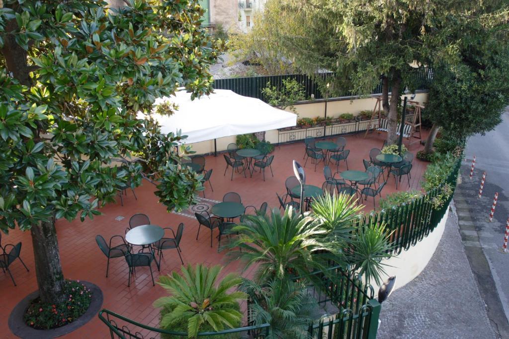 Hotel Villa Serena Castellammare di Stabia Bagian luar foto