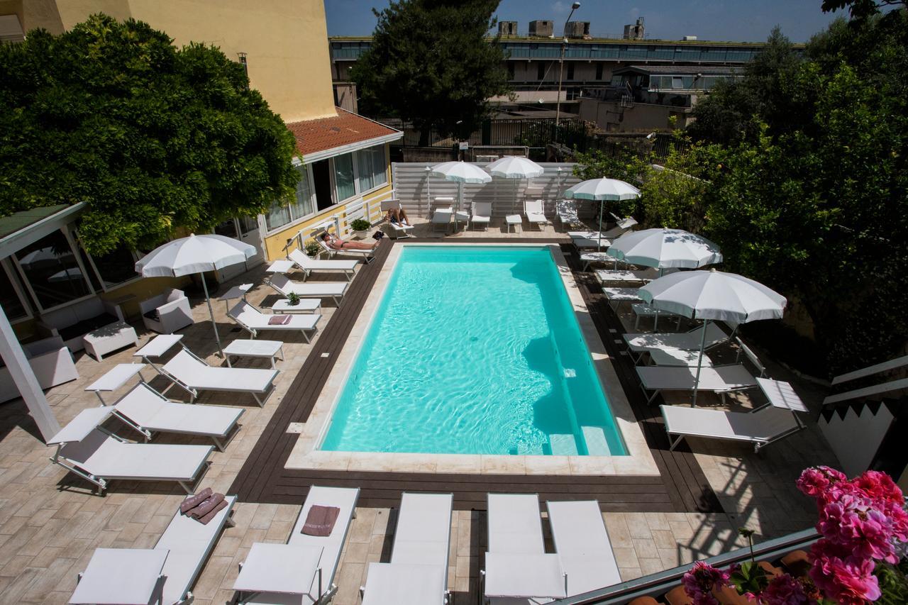 Hotel Villa Serena Castellammare di Stabia Bagian luar foto
