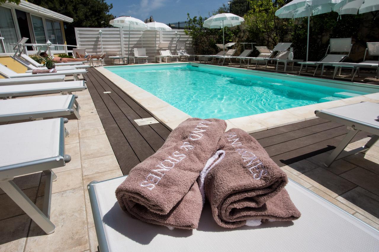 Hotel Villa Serena Castellammare di Stabia Bagian luar foto
